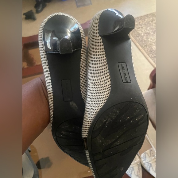 Low heel - Picture 2 of 8